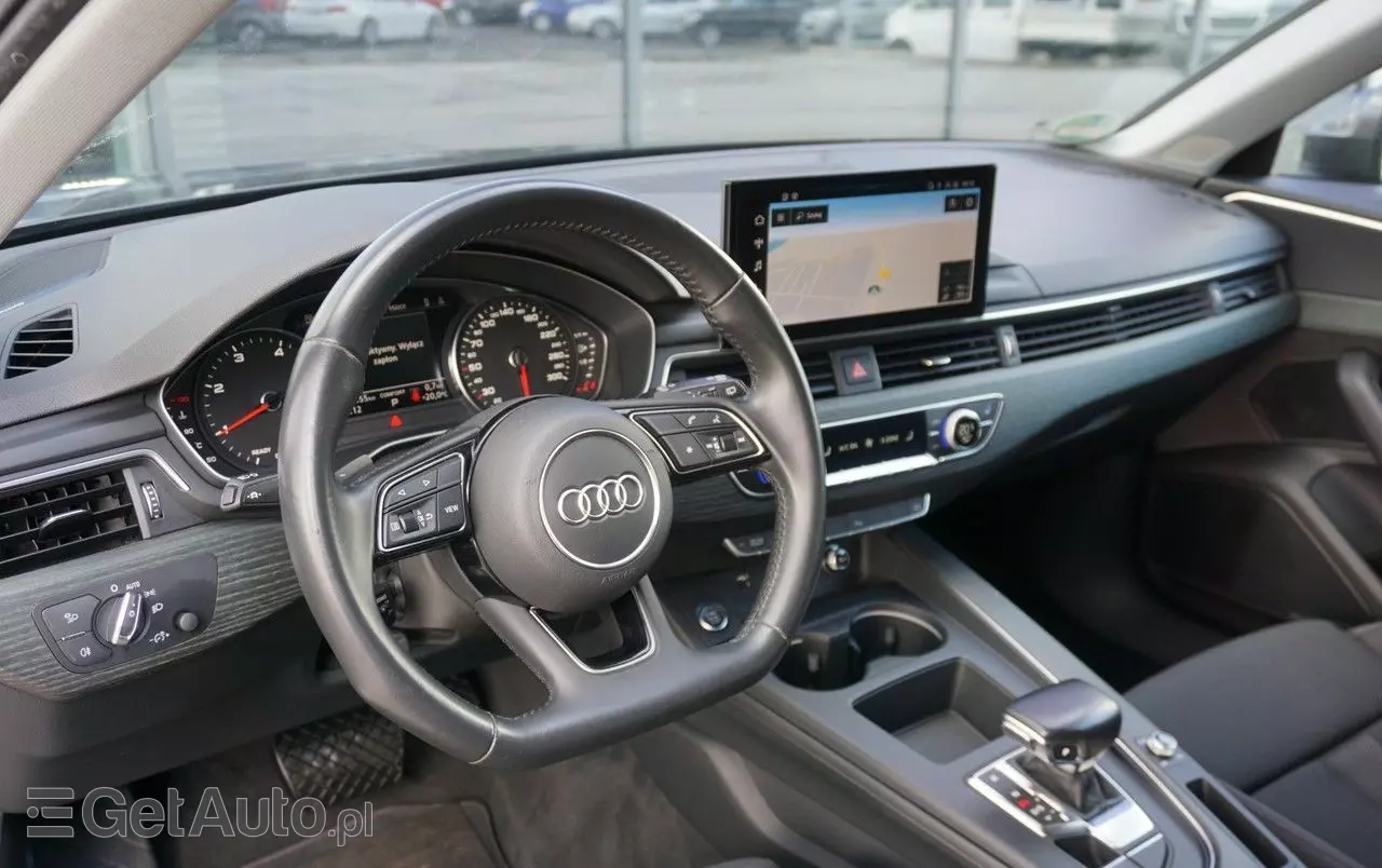 AUDI A4 40 TDI Advanced S tronic