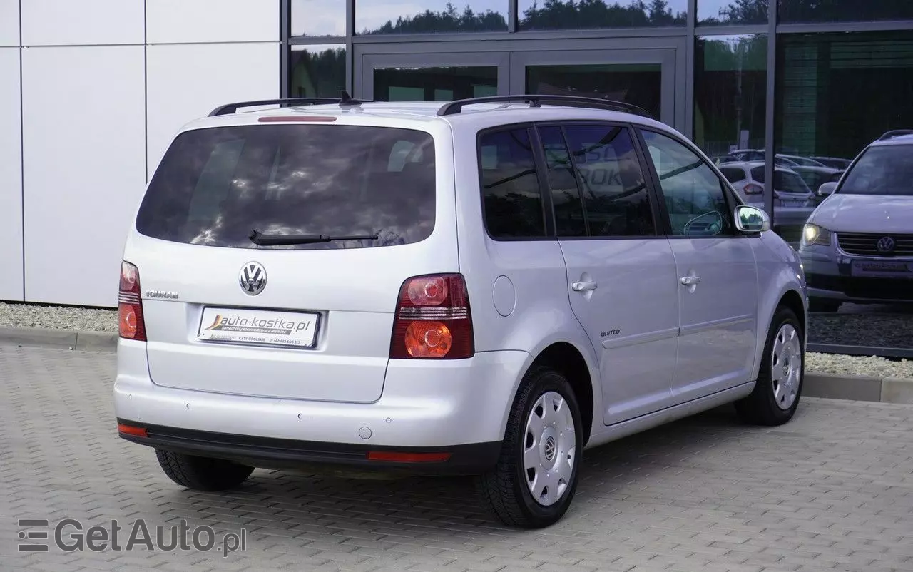 VOLKSWAGEN Touran 