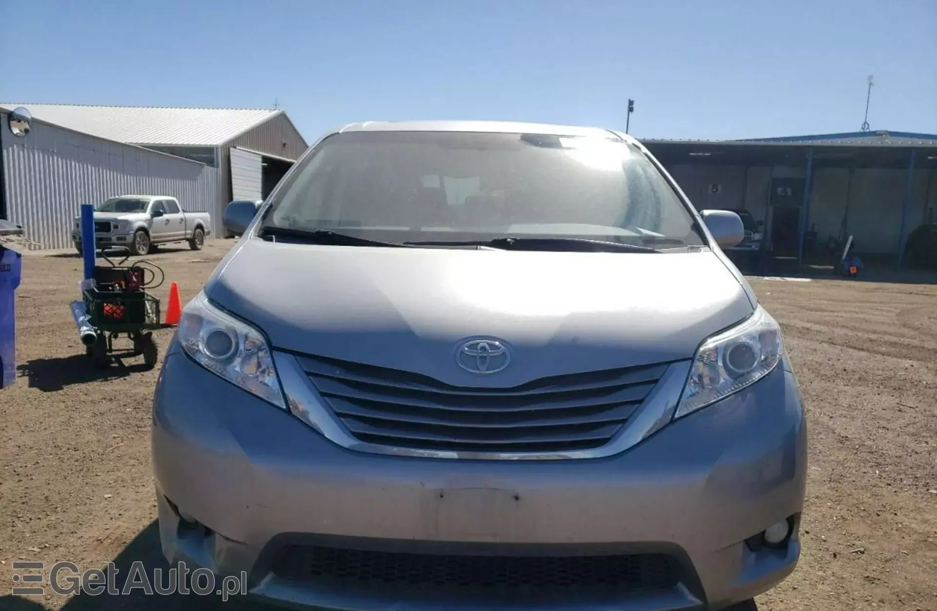 TOYOTA Sienna 