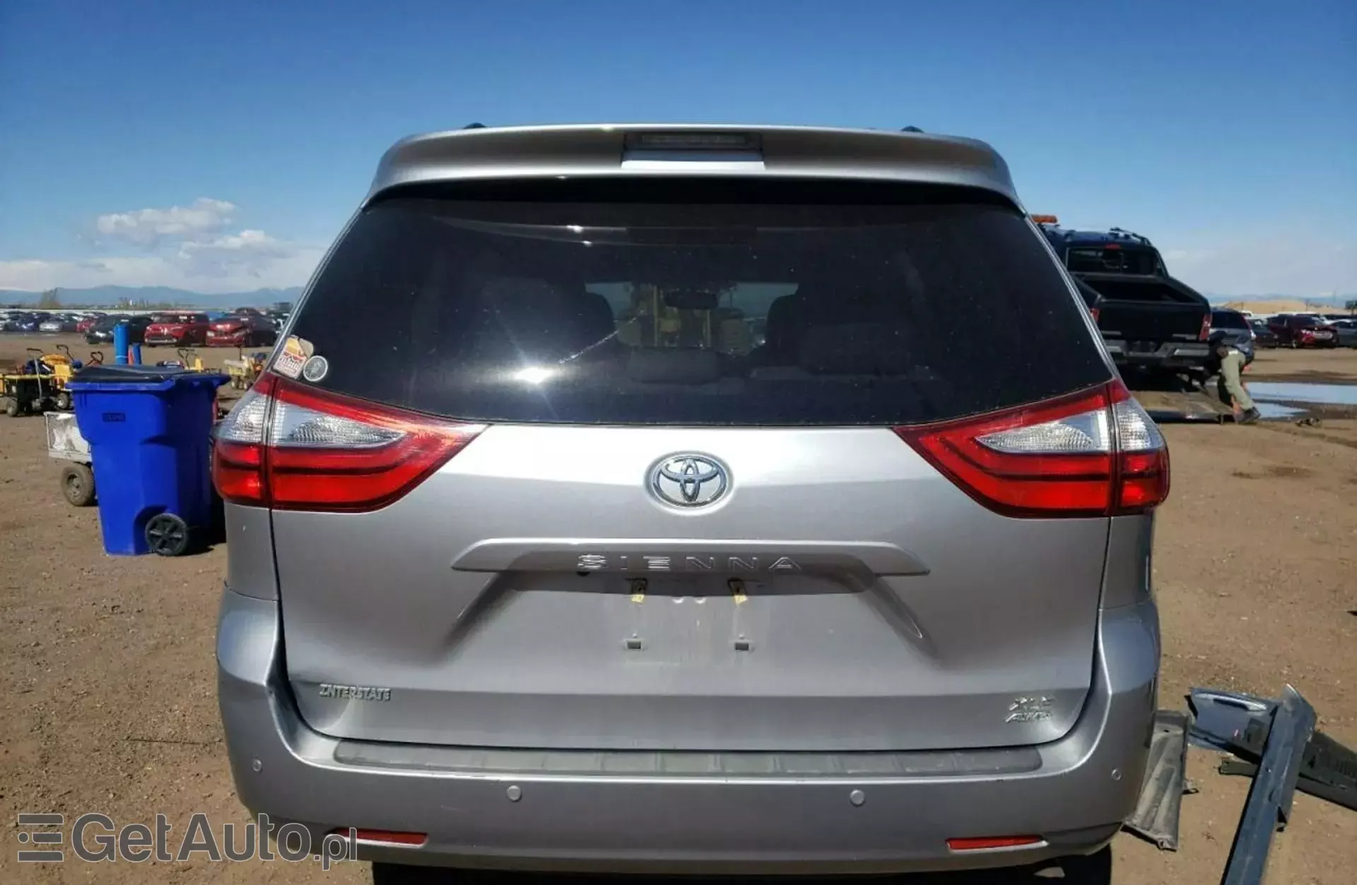 TOYOTA Sienna 