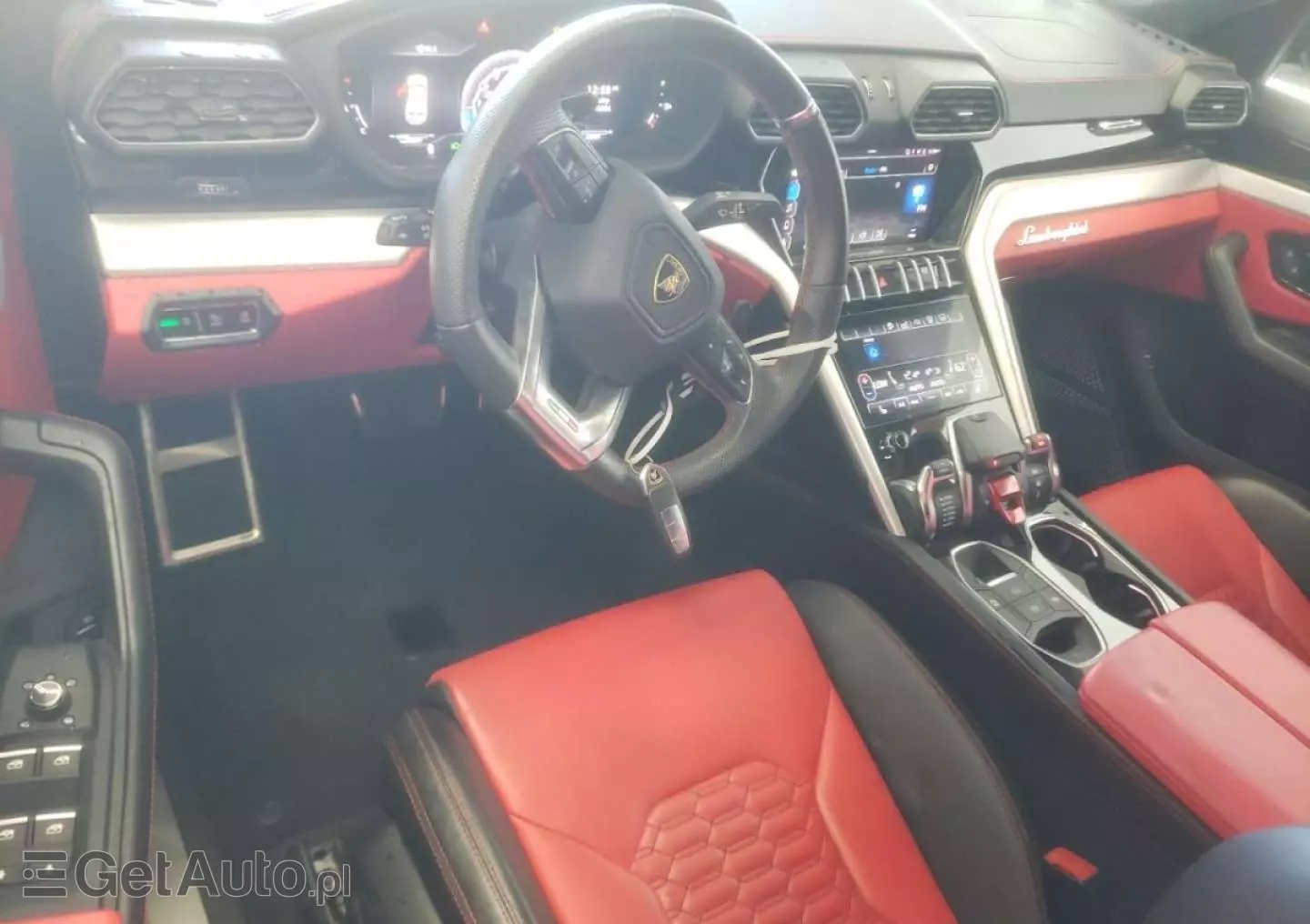 LAMBORGHINI Urus 