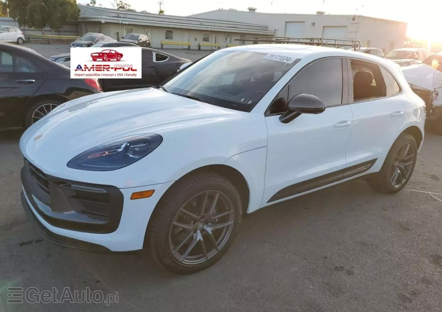 PORSCHE Macan 