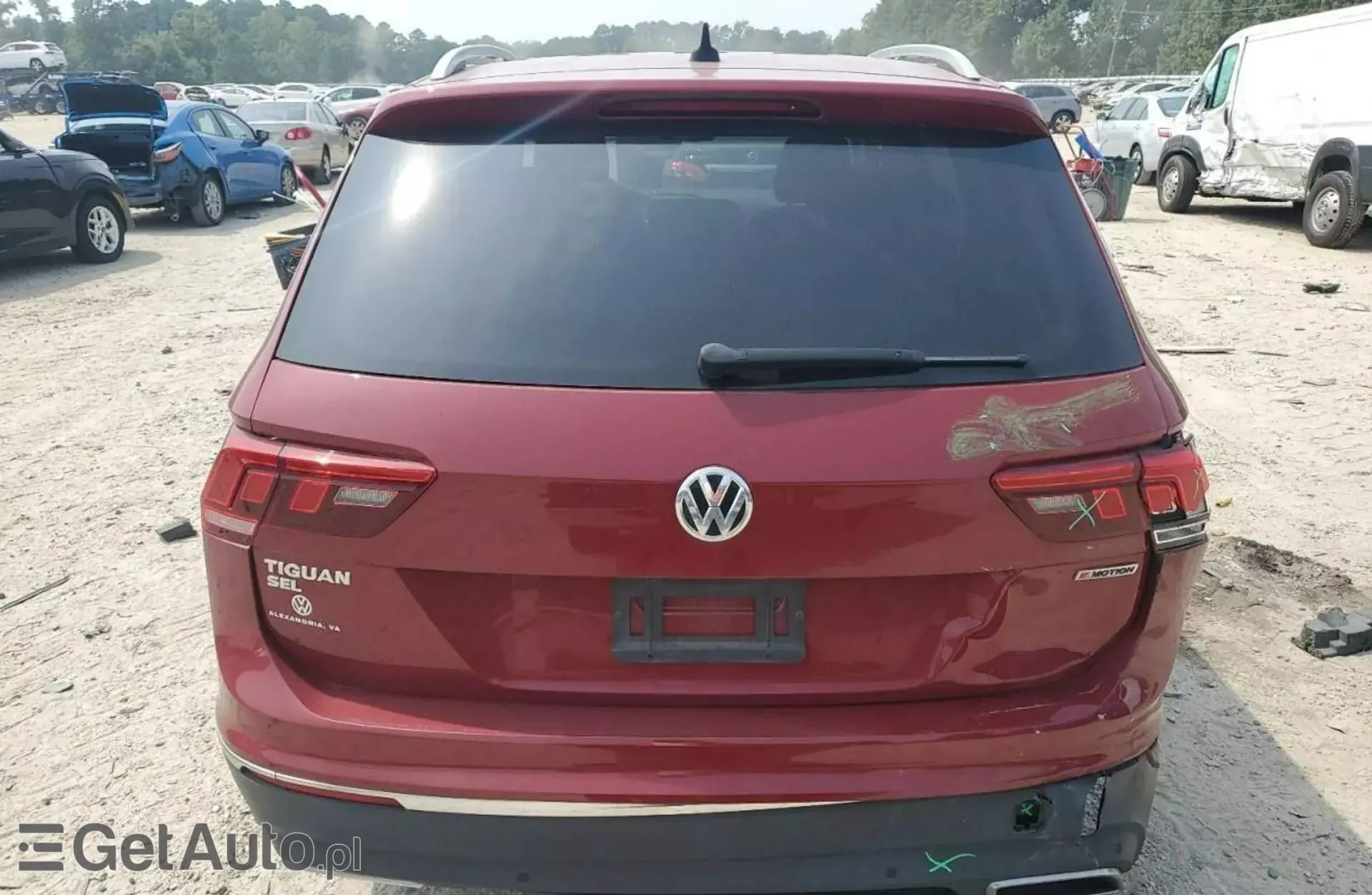 VOLKSWAGEN Tiguan 