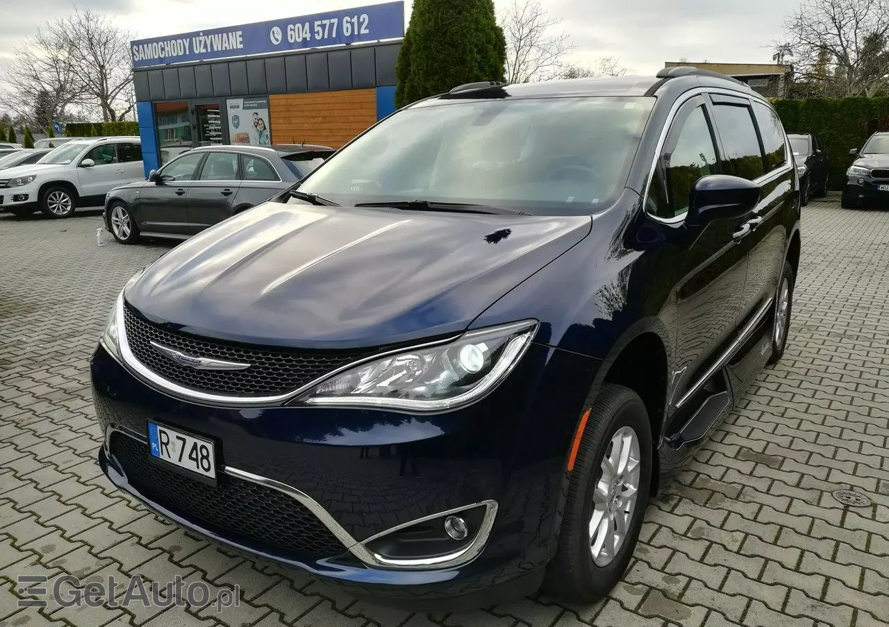 CHRYSLER Pacifica 