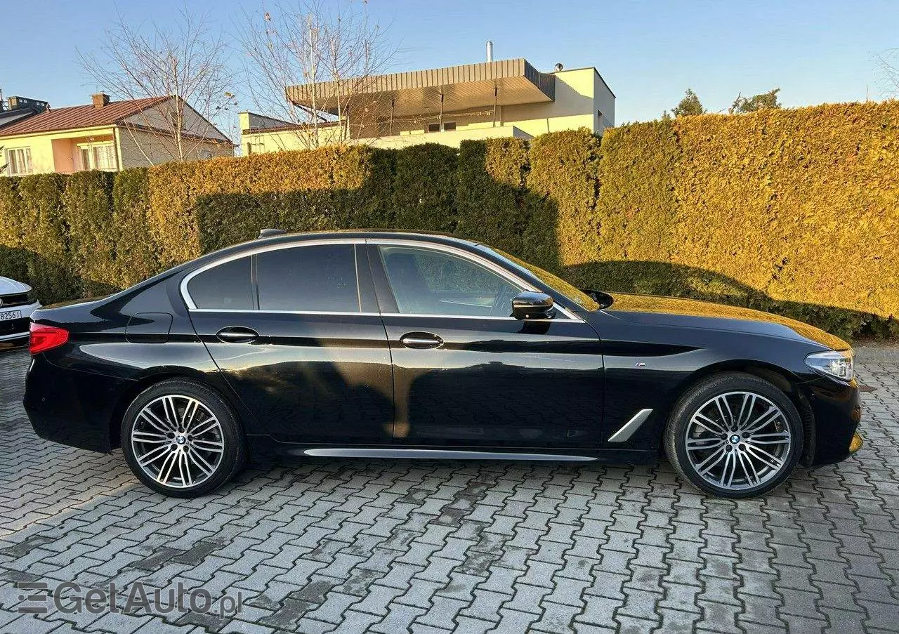 BMW Seria 5 520d xDrive M Sport sport