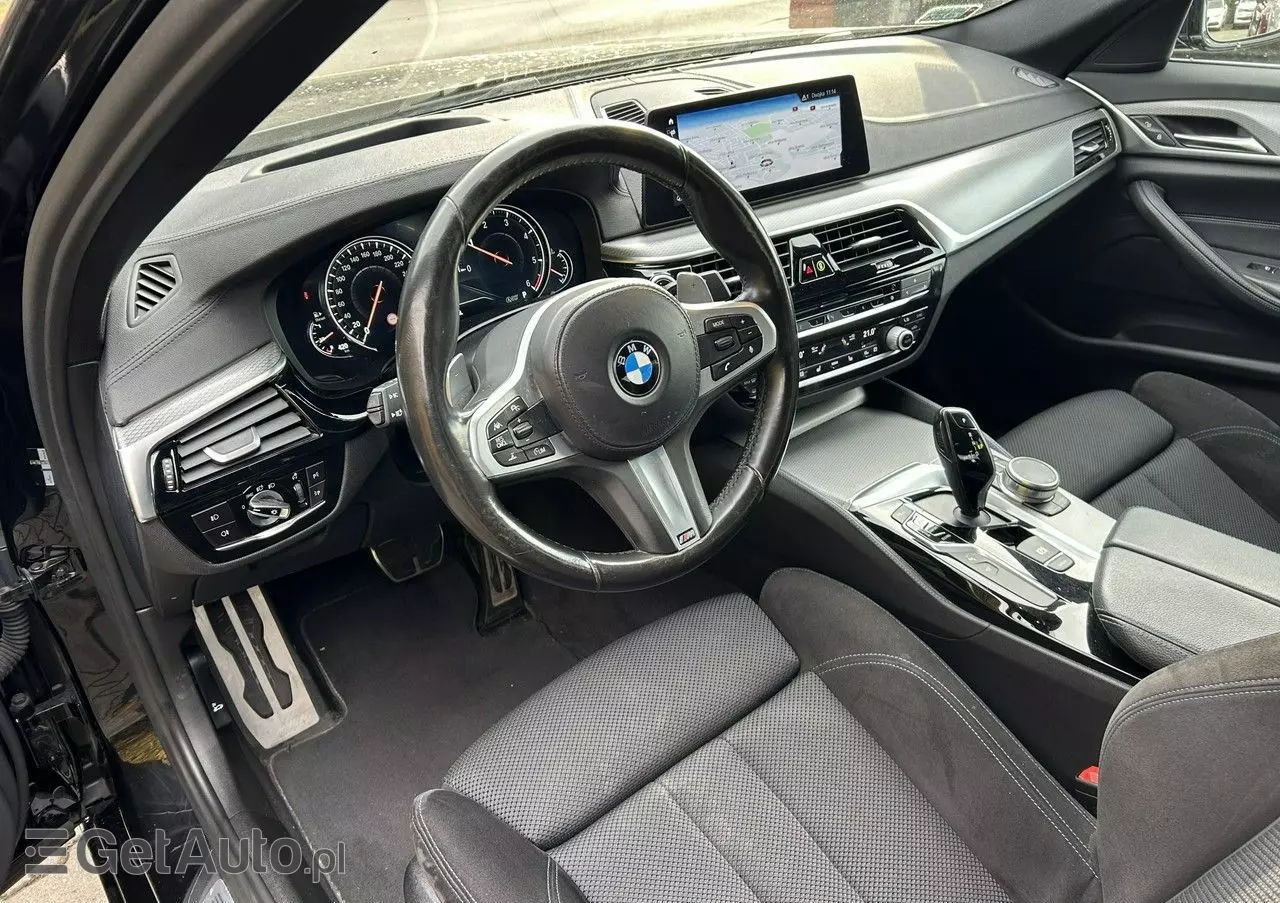 BMW Seria 5 520d xDrive M Sport sport