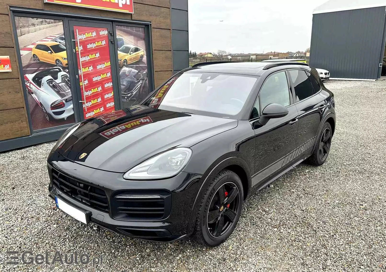 PORSCHE Cayenne Platinum Edition