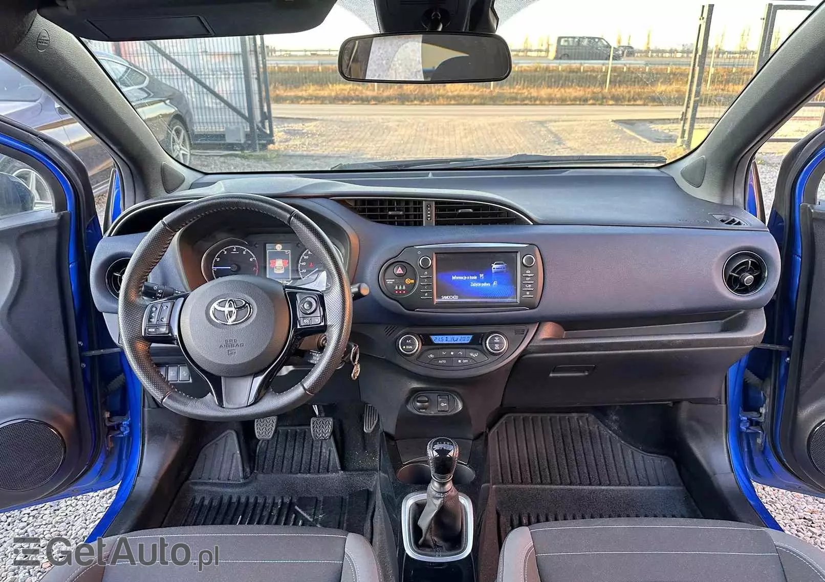 TOYOTA Yaris 1.5 Selection