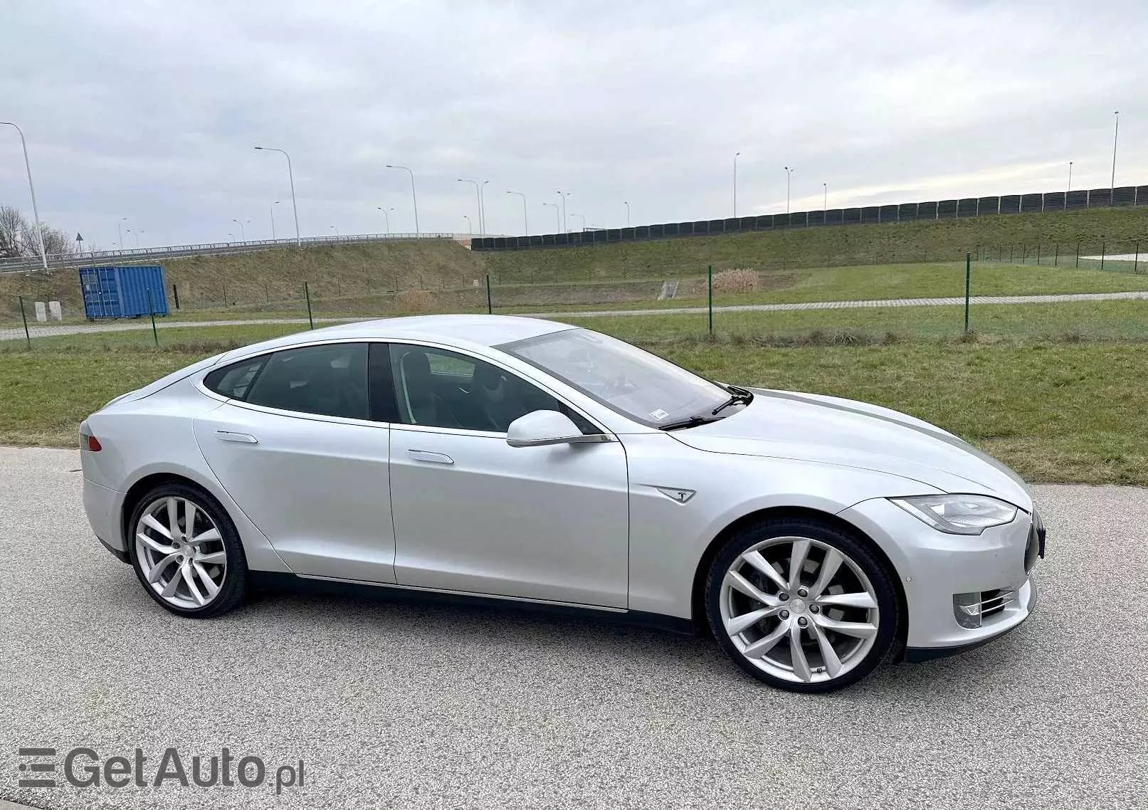 TESLA Model S 85