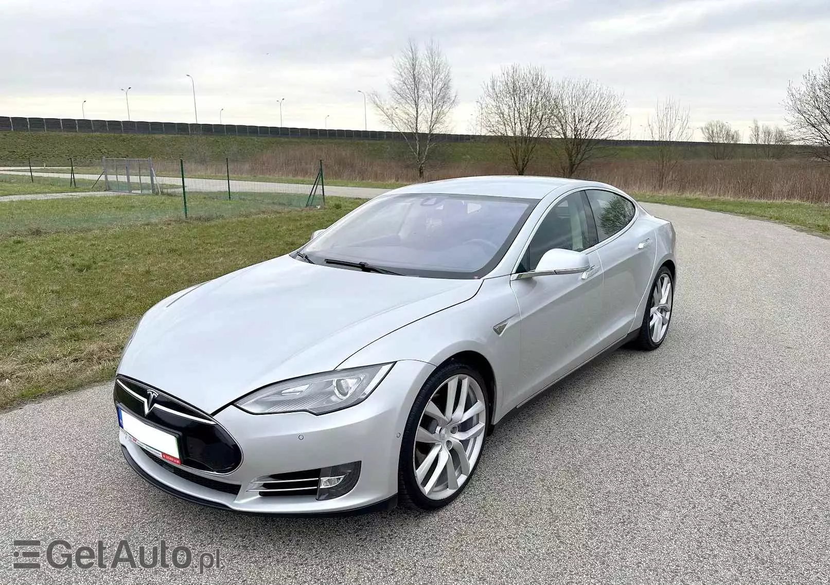 TESLA Model S 85