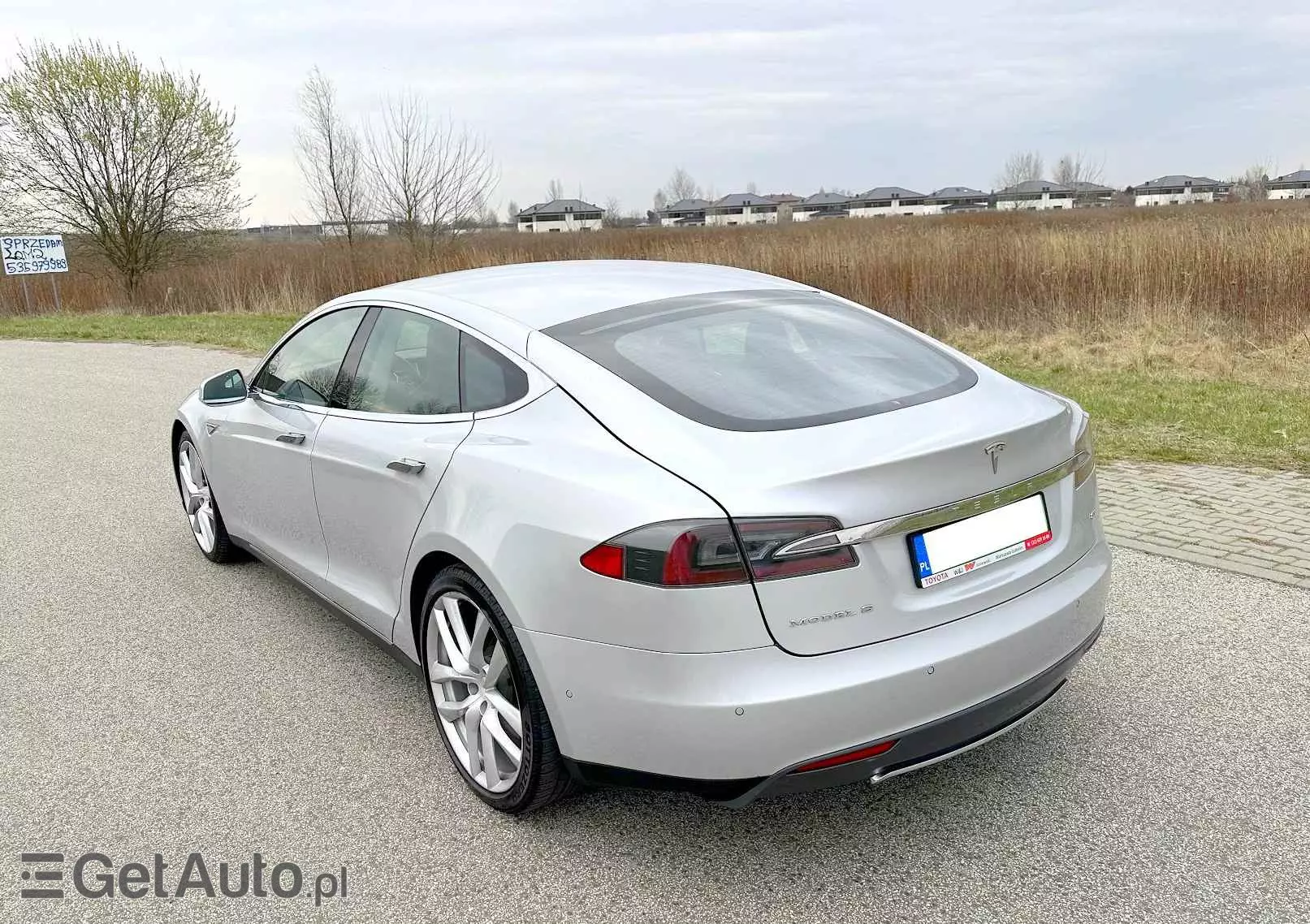 TESLA Model S 85