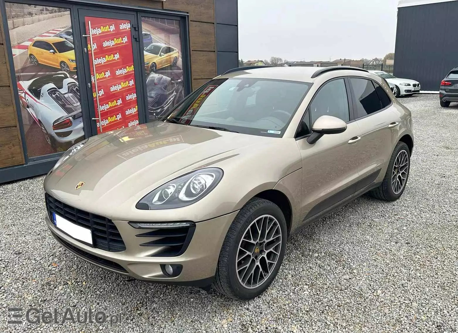 PORSCHE Macan PDK