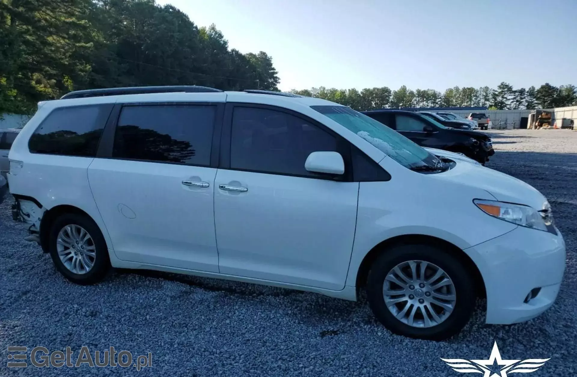 TOYOTA Sienna 