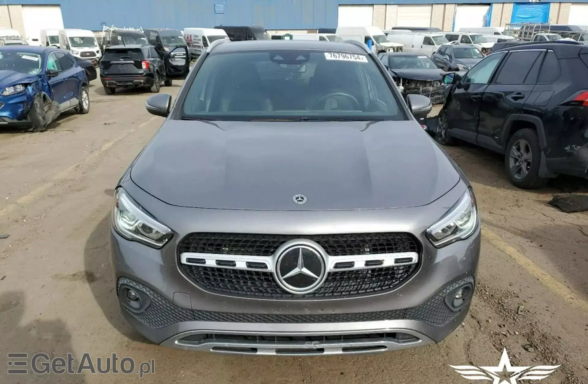 MERCEDES-BENZ GLA 