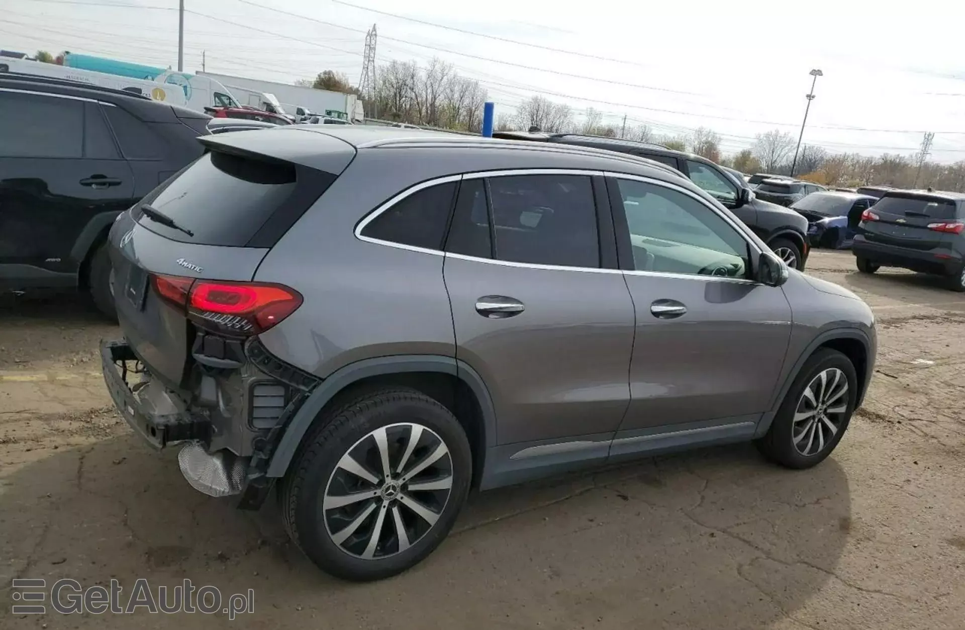 MERCEDES-BENZ GLA 