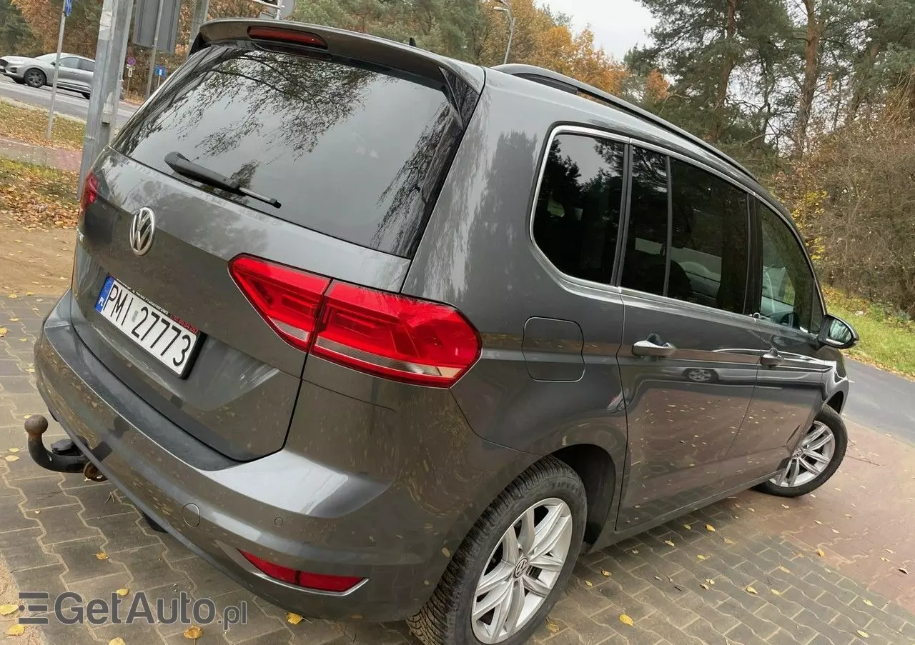 VOLKSWAGEN Touran 