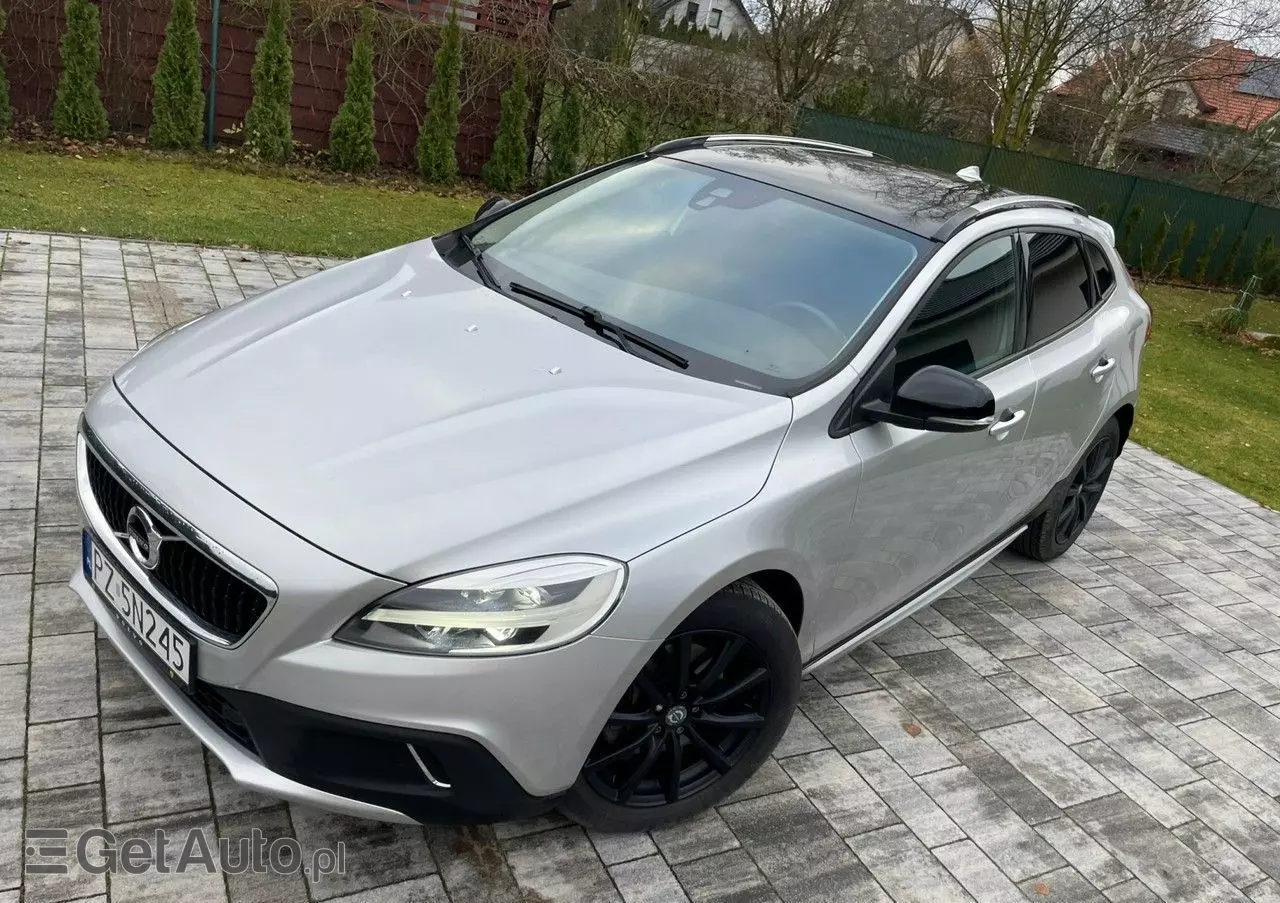 VOLVO V40 Cross Country 