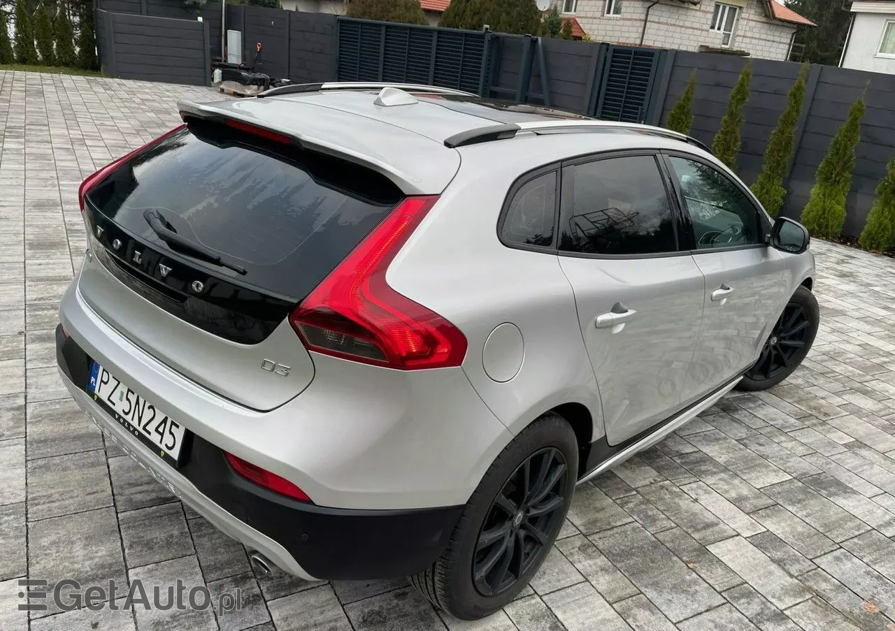 VOLVO V40 Cross Country 