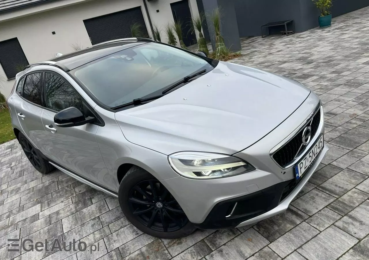 VOLVO V40 Cross Country 