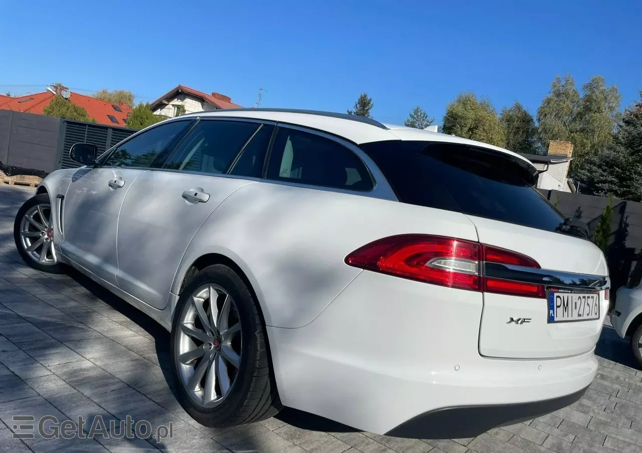 JAGUAR XF 