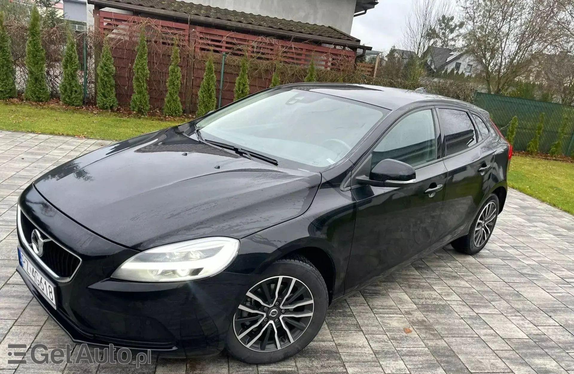 VOLVO V40 