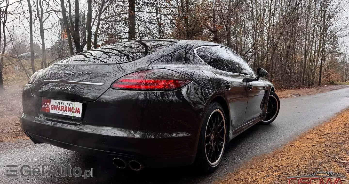 PORSCHE Panamera Turbo PDK