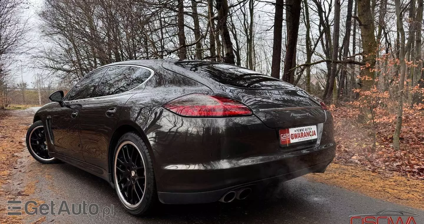 PORSCHE Panamera Turbo PDK