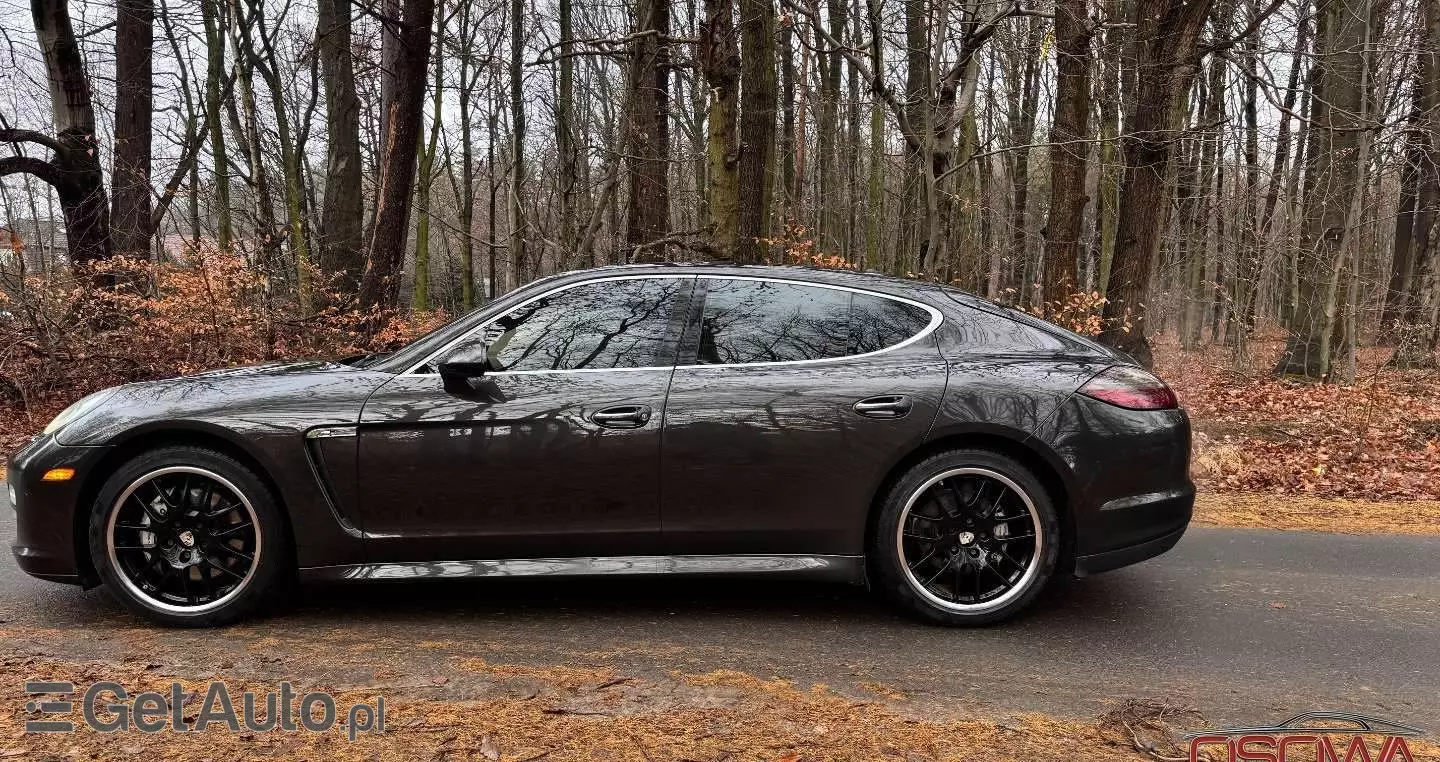 PORSCHE Panamera Turbo PDK