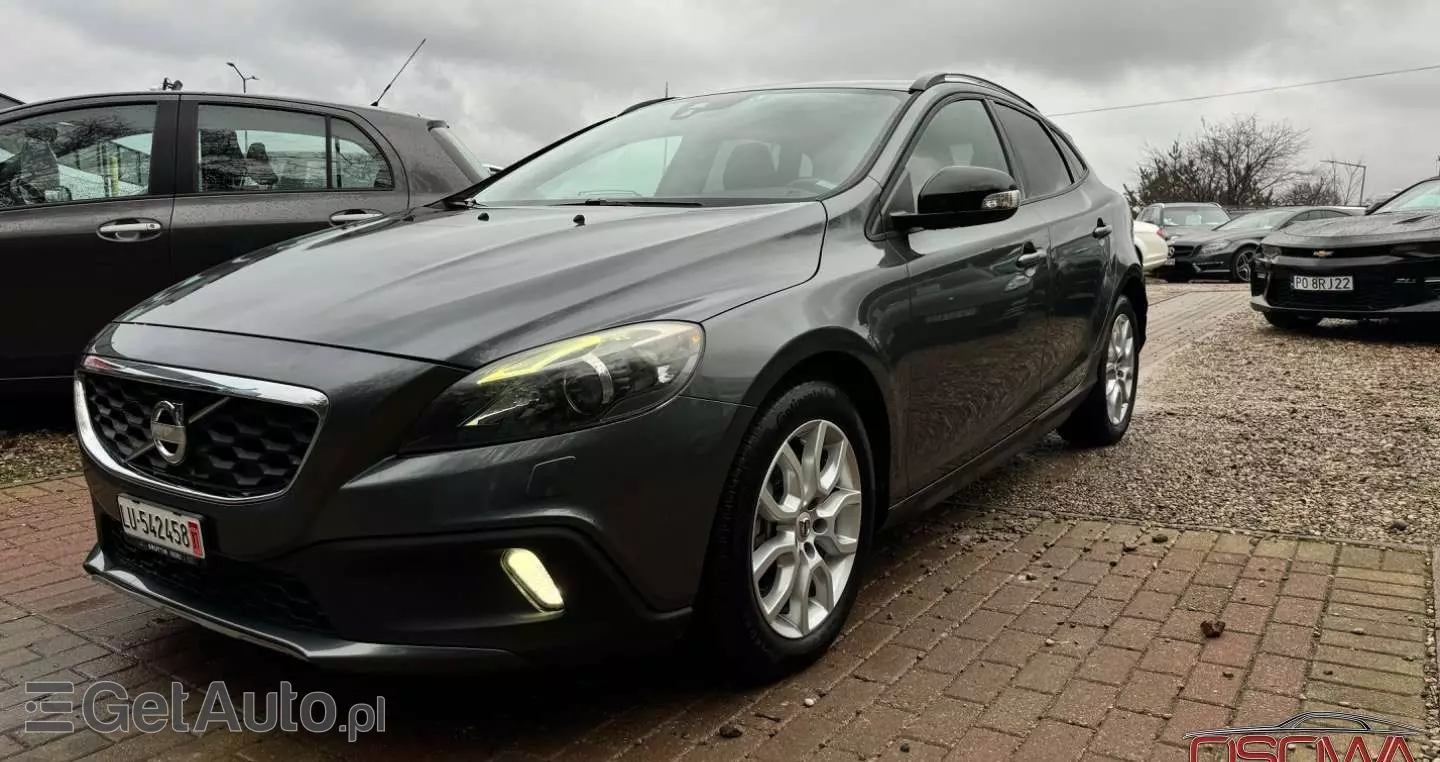 VOLVO V40 Cross Country 