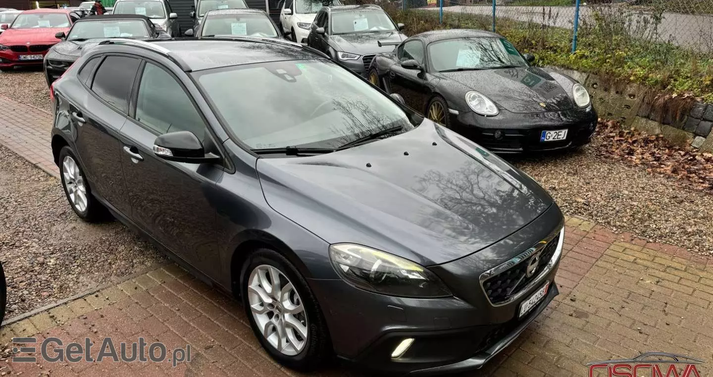 VOLVO V40 Cross Country 