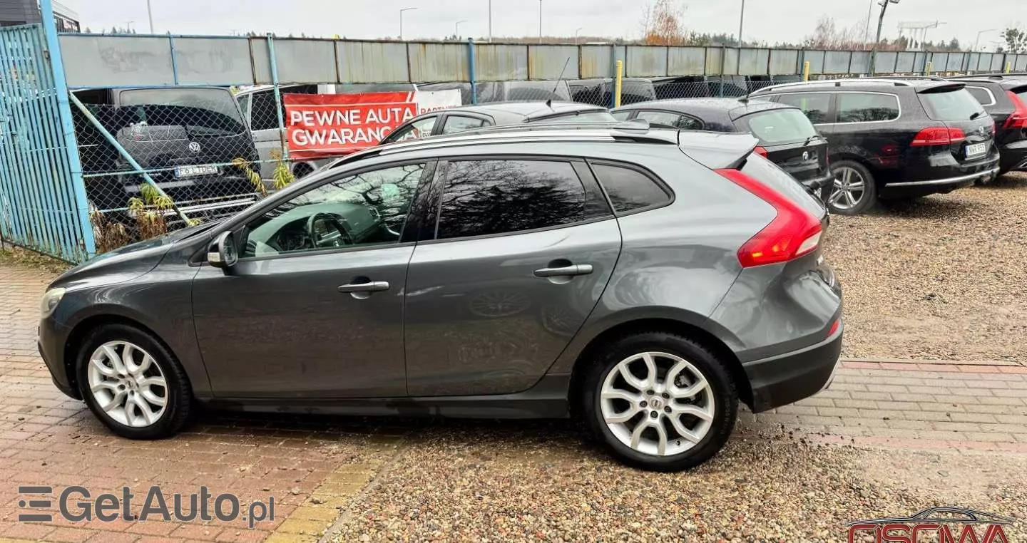 VOLVO V40 Cross Country 