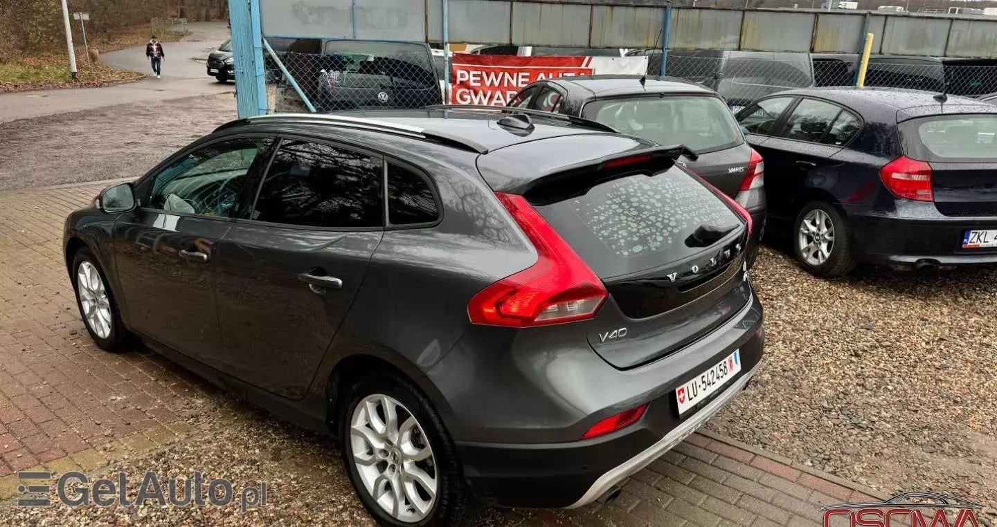 VOLVO V40 Cross Country 