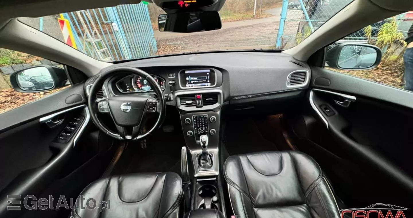 VOLVO V40 Cross Country 