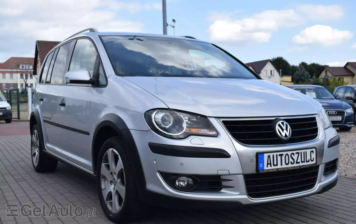 VOLKSWAGEN Touran 