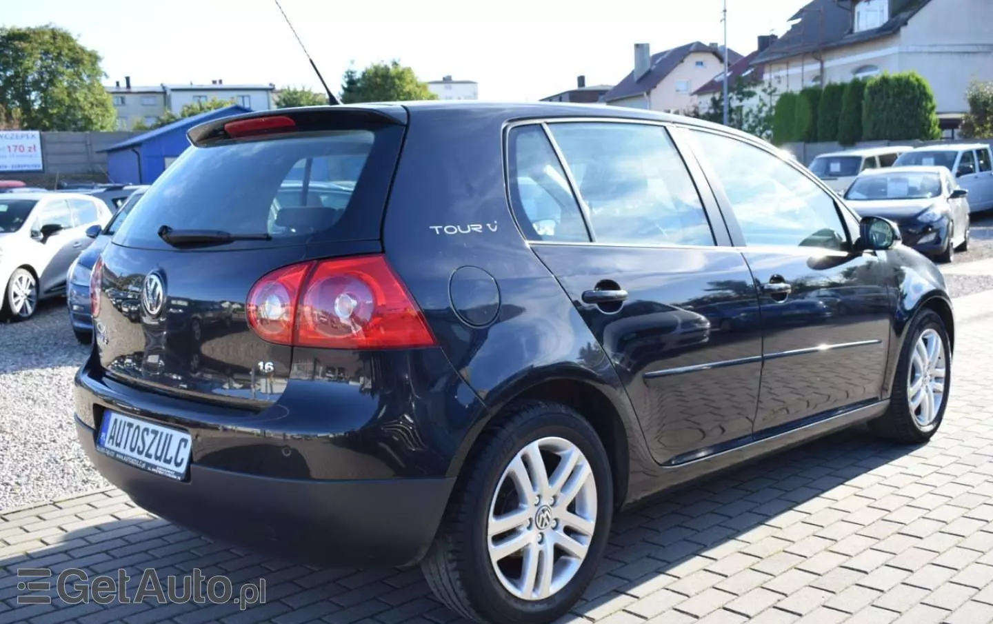 VOLKSWAGEN Golf 