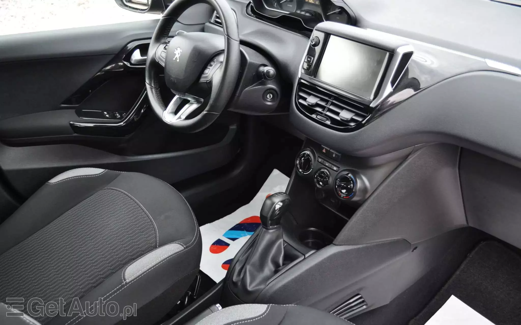 PEUGEOT 208 1.2 PureTech Active