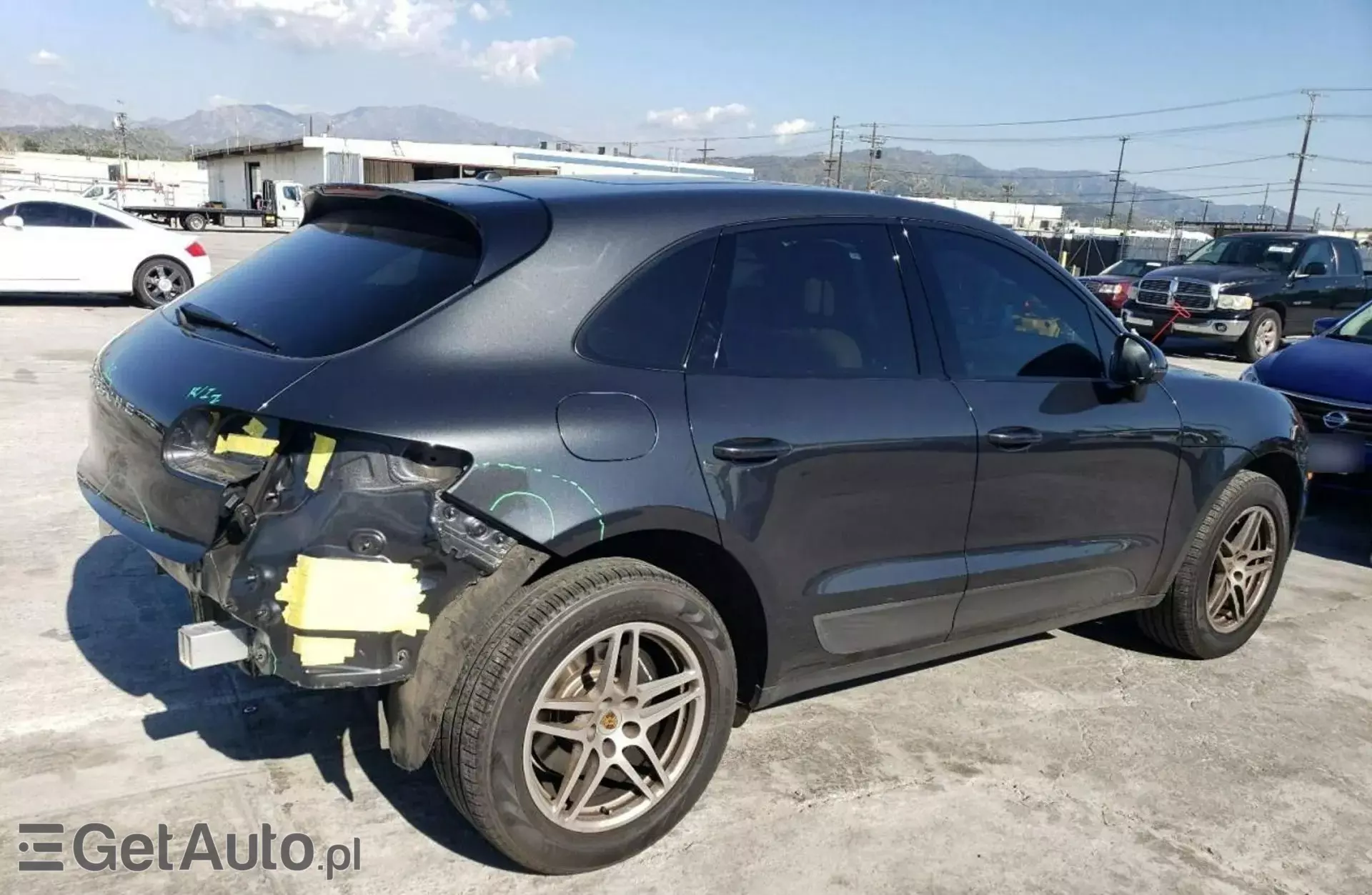 PORSCHE Macan 