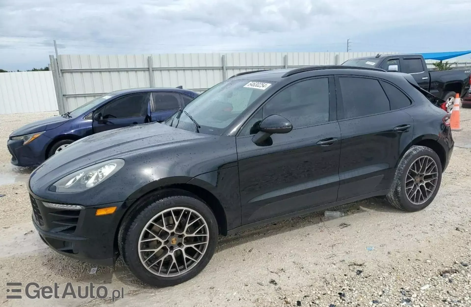 PORSCHE Macan 