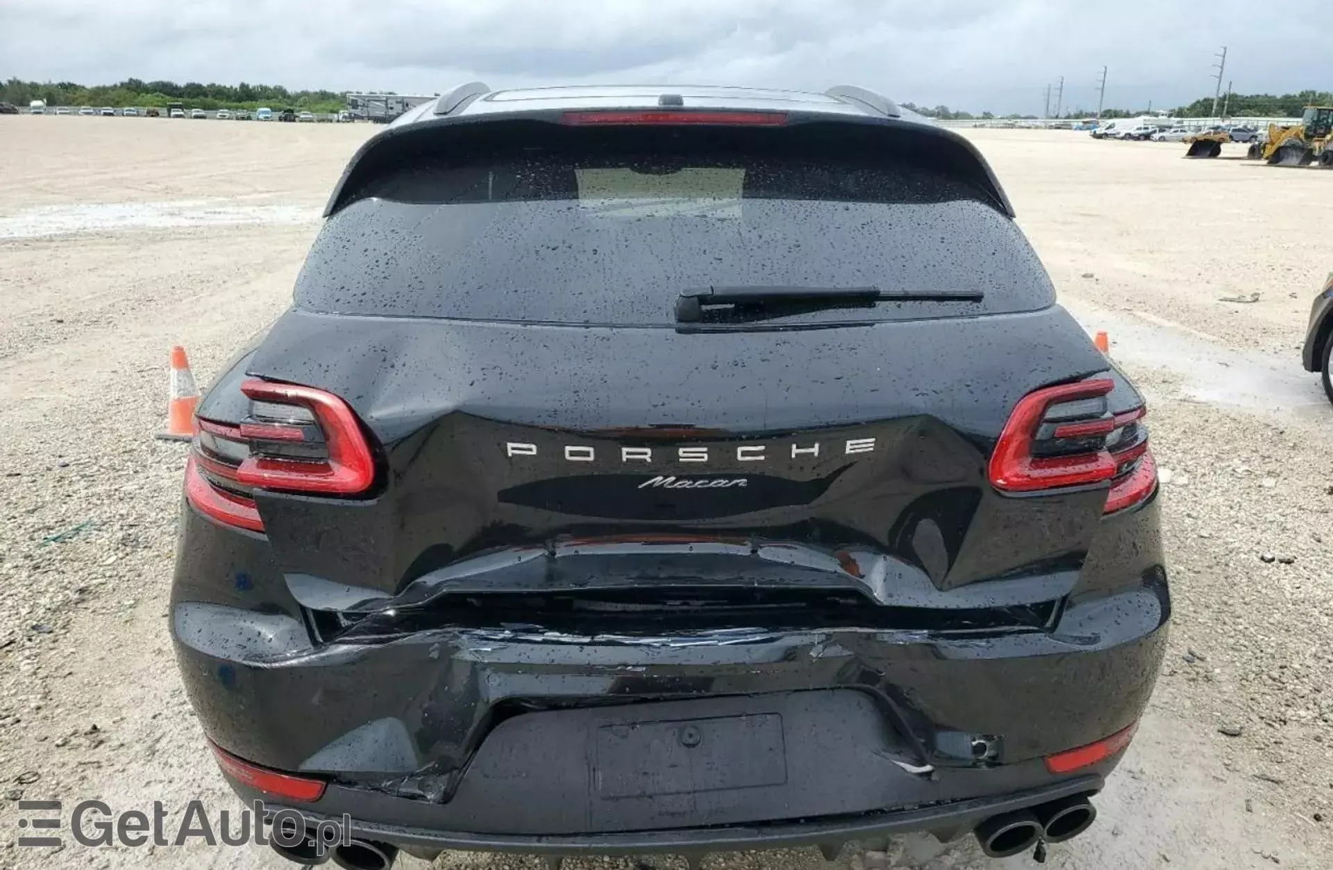 PORSCHE Macan 