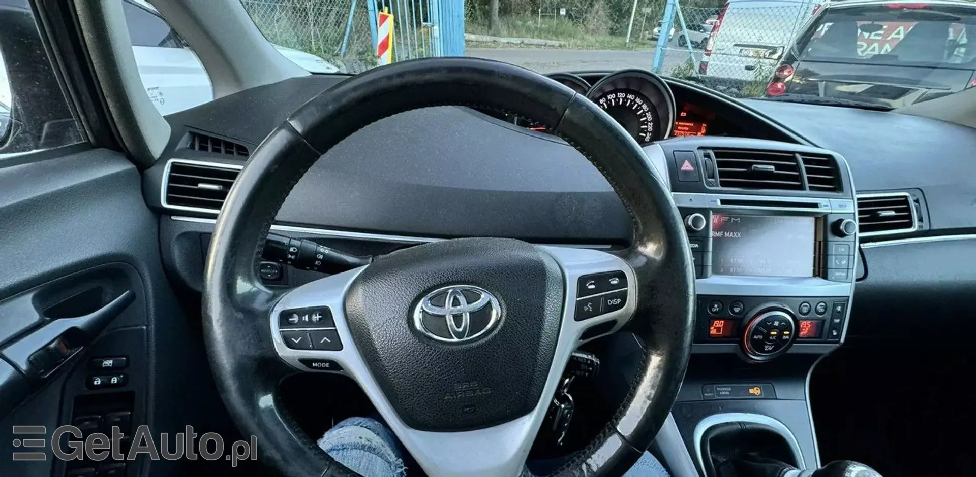 TOYOTA Verso 