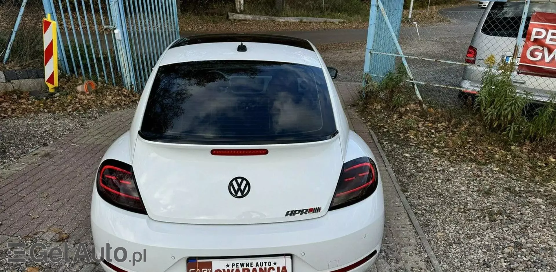 VOLKSWAGEN Beetle 