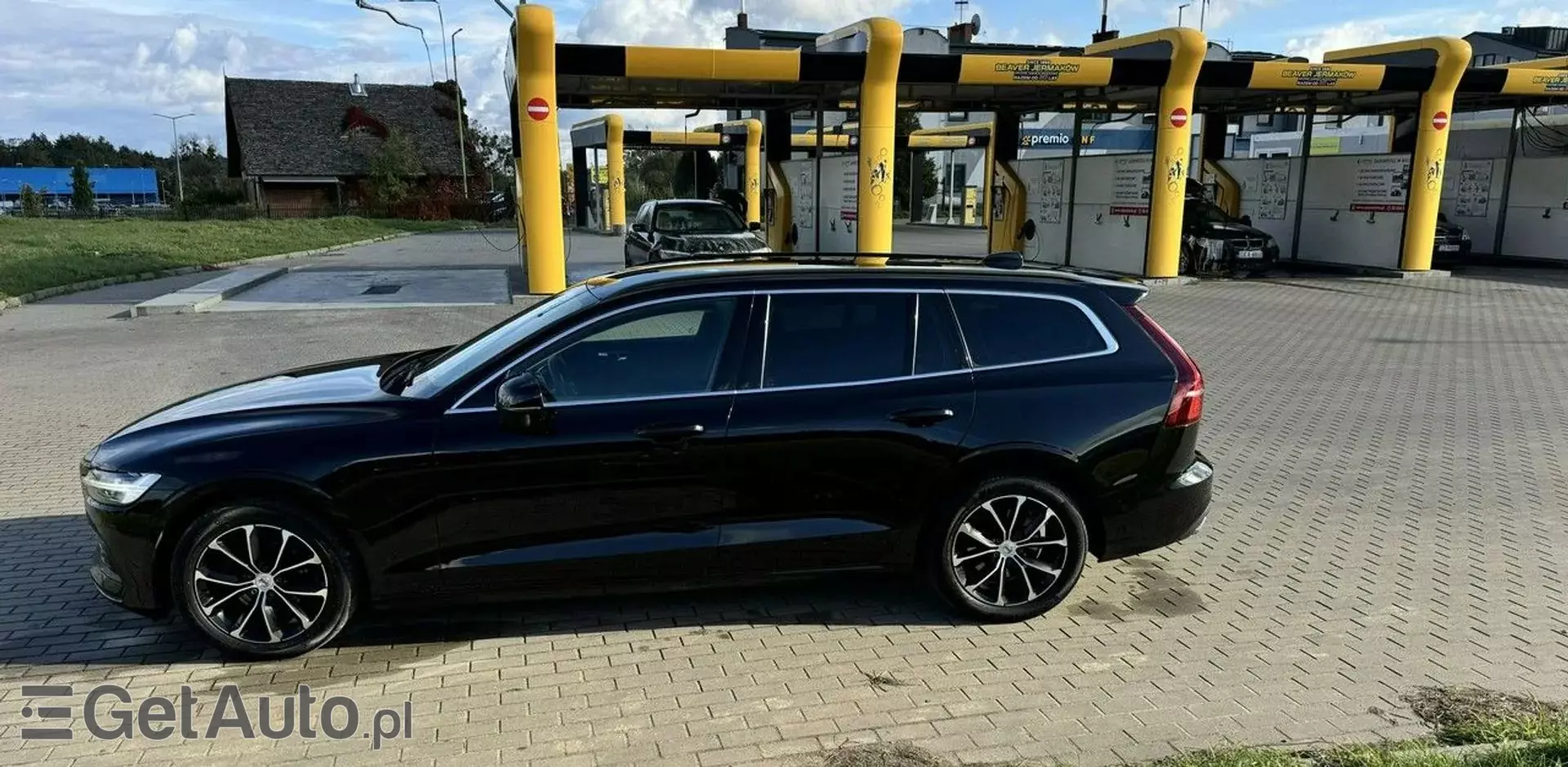 VOLVO V60 