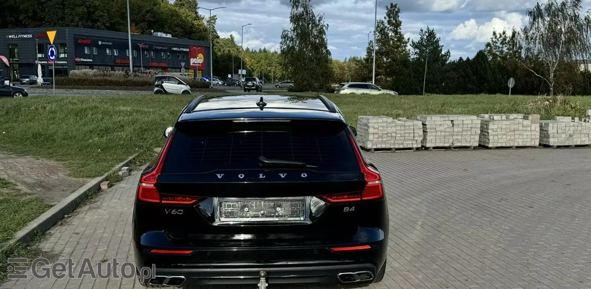 VOLVO V60 