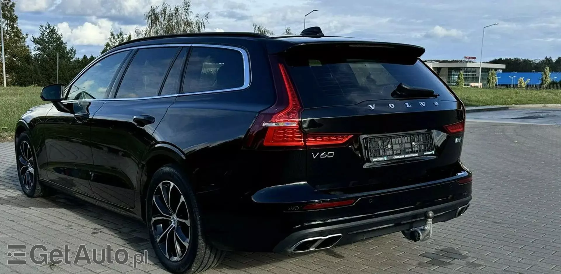 VOLVO V60 