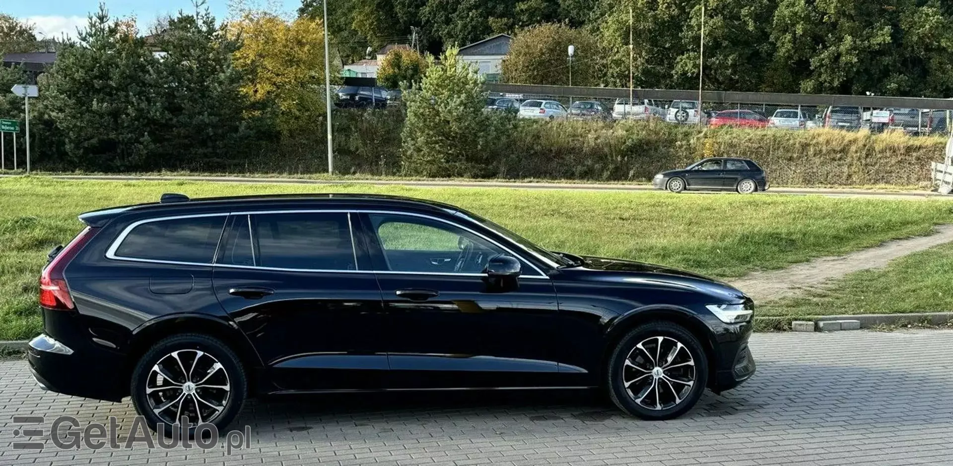 VOLVO V60 