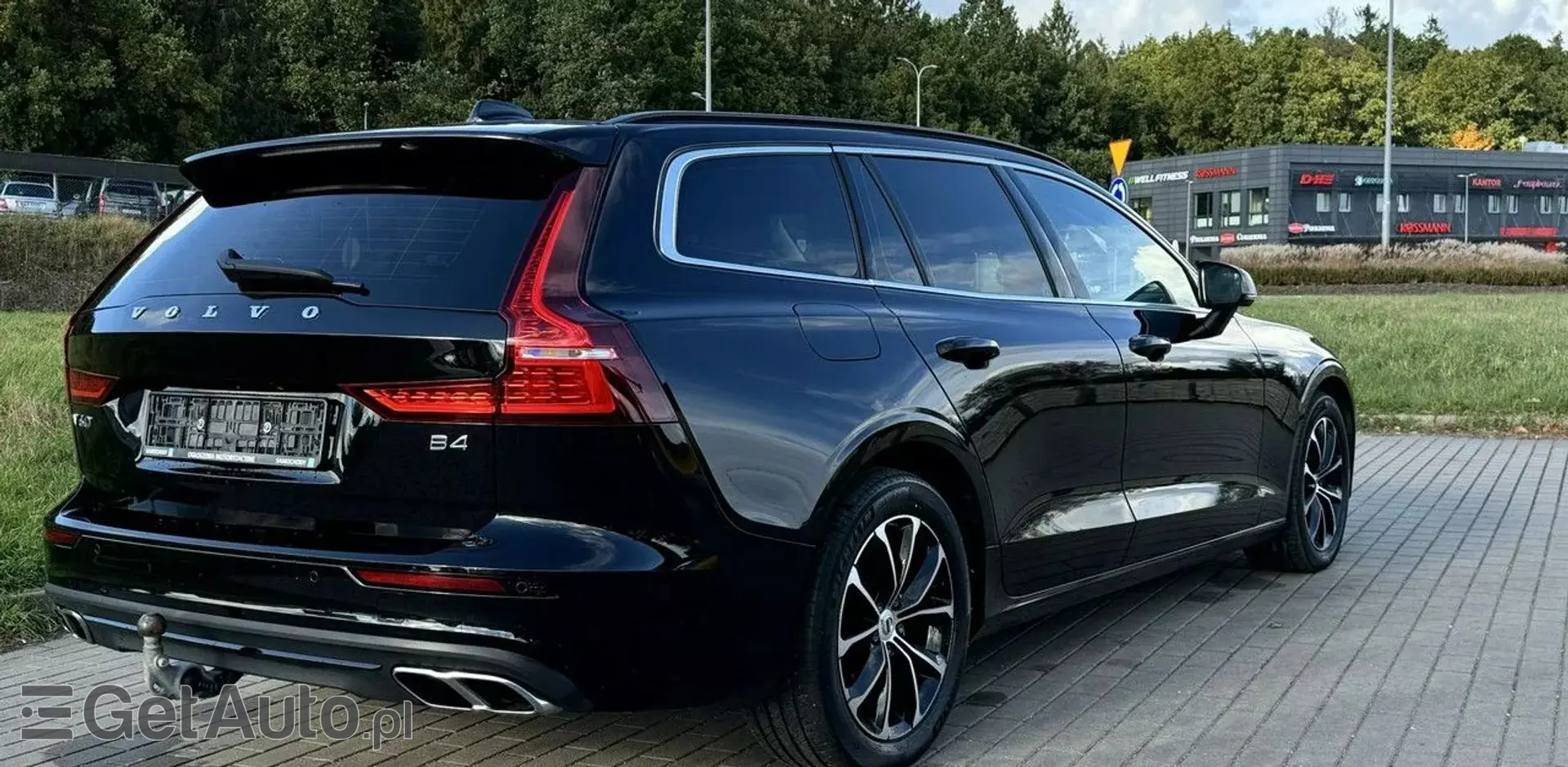 VOLVO V60 