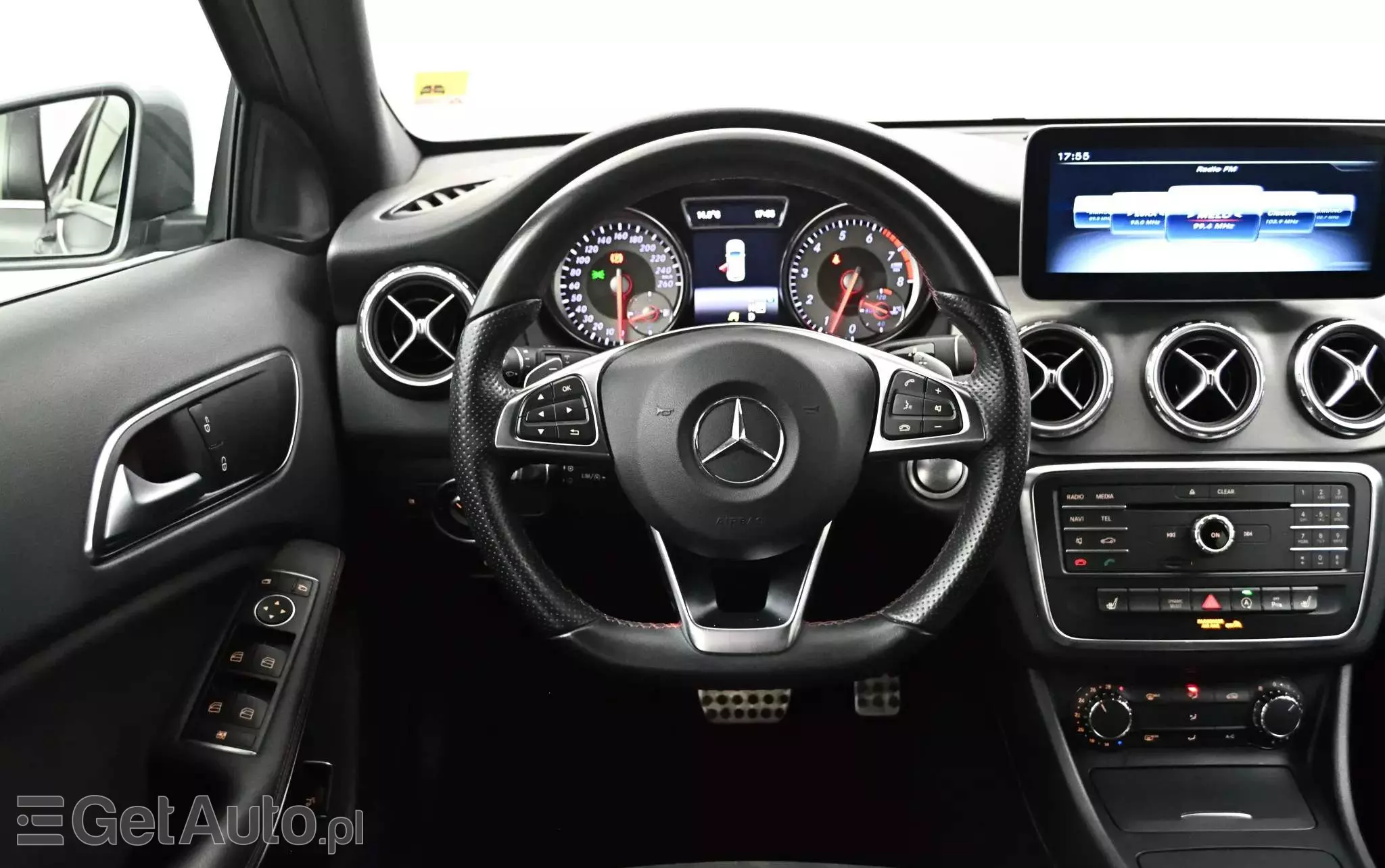 MERCEDES-BENZ GLA 200 7G-DCT AMG Line