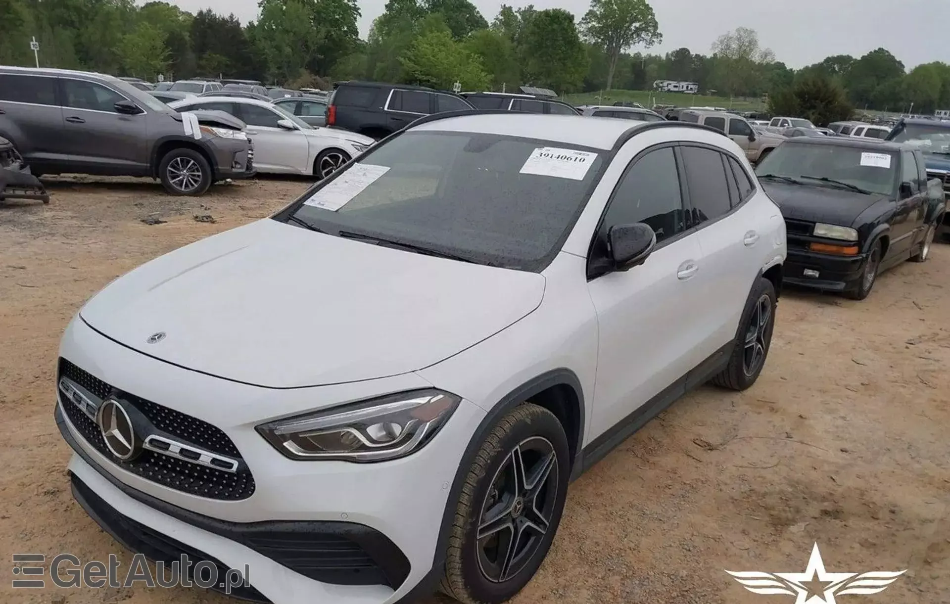 MERCEDES-BENZ GLA 