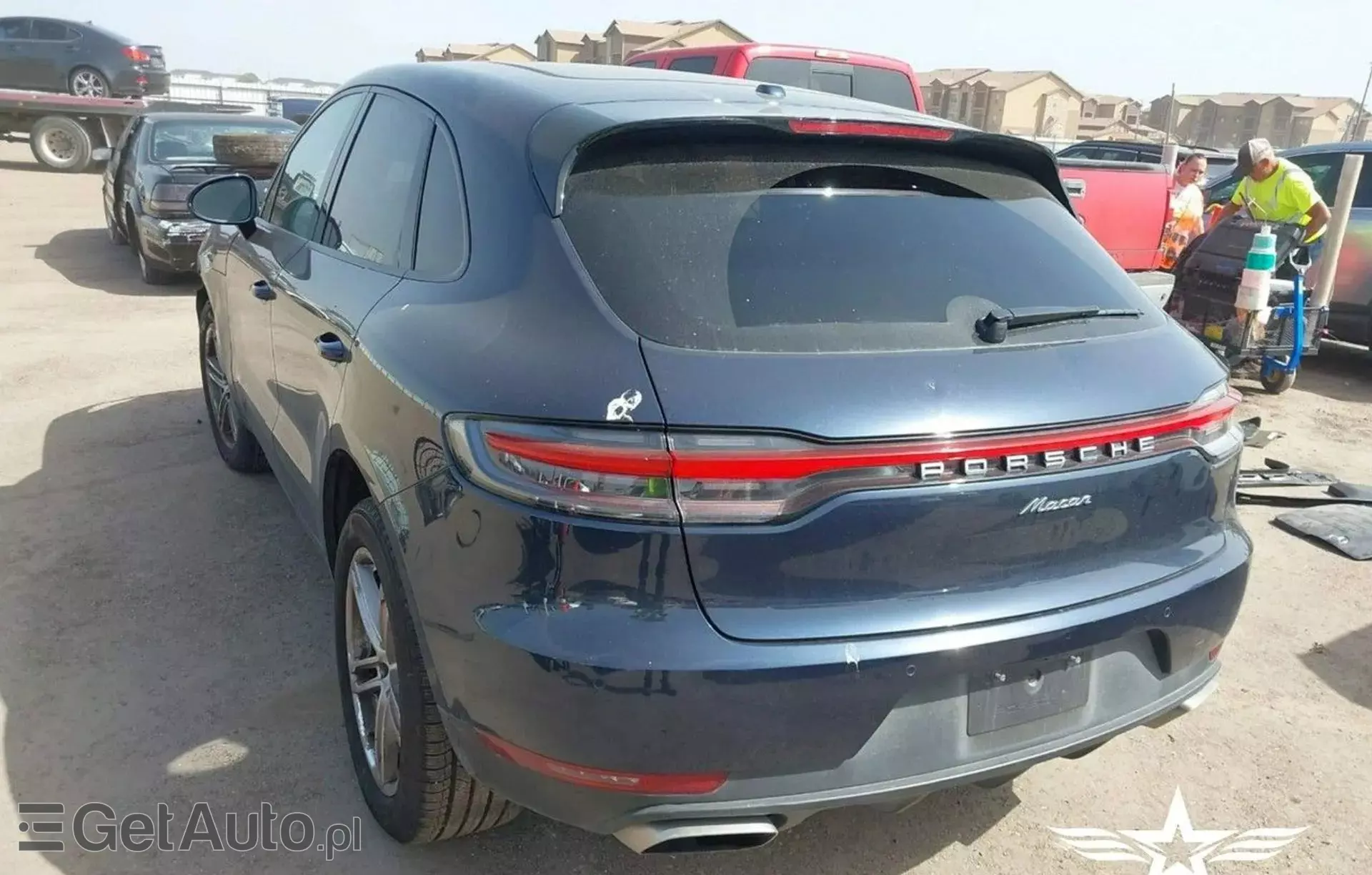 PORSCHE Macan 