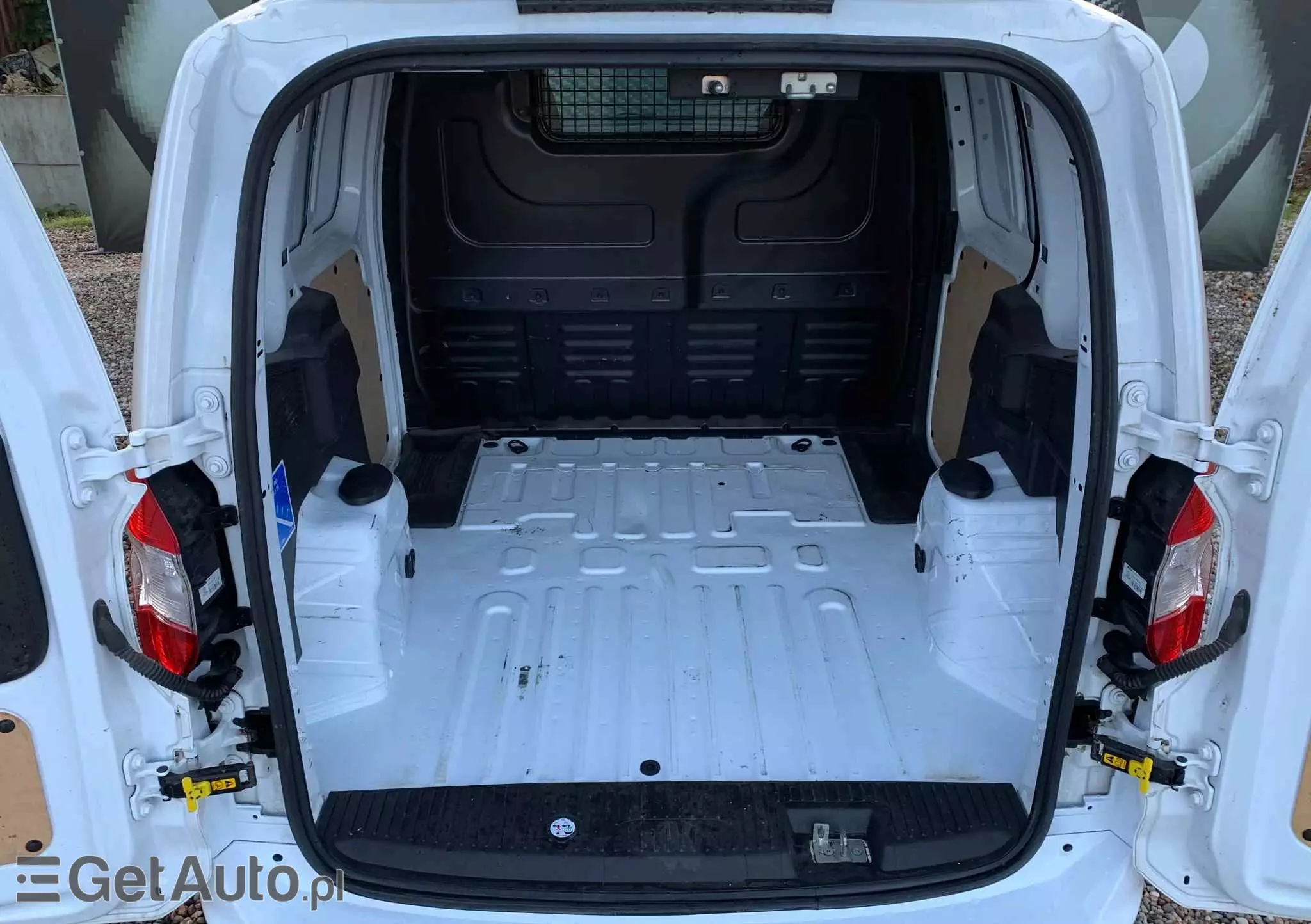 FORD Transit Courier VAT 23% 